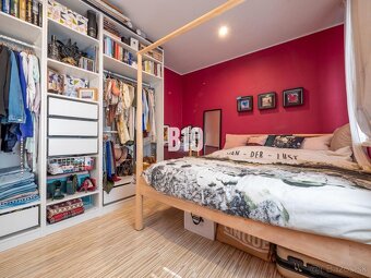 Zrekonštruovaný 4 izbový byt s balkónom - bez susedov nad va - 10