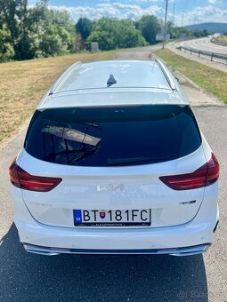 KIA Cee’d SW GT Line Combi 117.5kw Manuál - 10