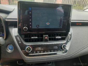 Toyota corolla 1,8 hybrid 4/2022 puvod čr - 10
