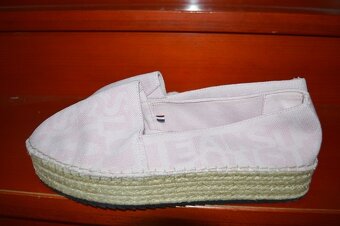 predam nove espadrilky/topanky Tommy Hilfiger - 10