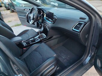 Kia Ceed 1,5 T-GDi M6 Edícia Sport - 10