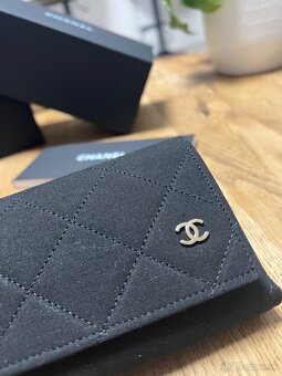 New original CHANEL Cat Eye Black & White - 10