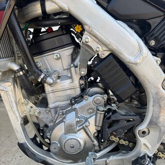 HONDA CRF 250 R 2023 - 10