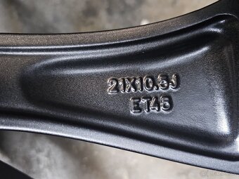 TESLA MODEL Y Originálne 21“ zimné pneumatiky Pirelli - 10