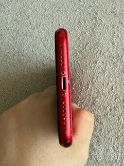 Predám Apple iPhone 11 64GB RED Na ráme sú známky používania - 10