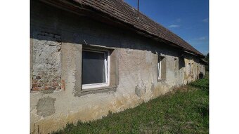 Na predaj starší rodinný dom s veľkou záhradou. - 10