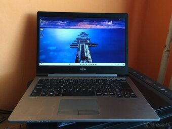Predám notebook Fujitsu LIFEBOOK U Series - 10