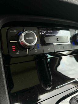 VW Touareg R-Line 3.0 TDI V6 4x4 Premium Executive - 10