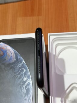 Predám Apple IPhone XR 64GB Black Minimálne Známky - 10