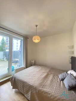 Bezbariérový,  2.izbový byt s predzáhradkou a garážovým stát - 10