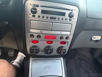Alfa Rómeo GT 1.9 JTD 130kw - 10