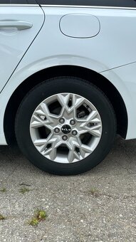Kia Ceed SW 1.5 T-GDi Gold A/T - 10
