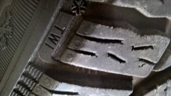 ZIMNÉ 225/45 R18 95V XL NOKIAN BRIDGESTONE a TAURUS cca 7 mm - 10