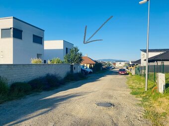 BARCA - STAVEBNÝ POZEMOK ,predaj 370m2 - 10