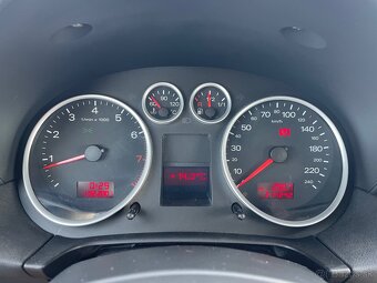 Audi A2 1.6 FSI - 10