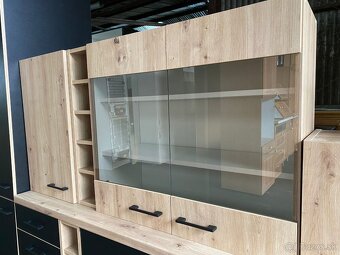 Moderná kuchynská linka bez spotrebičmi - 10