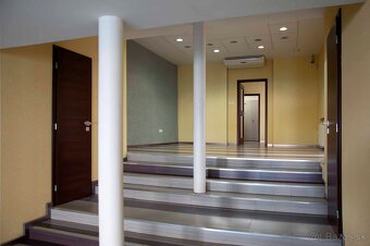 Prenájom obchodných priestorov v centre Trenčína-Mierové n. - 10