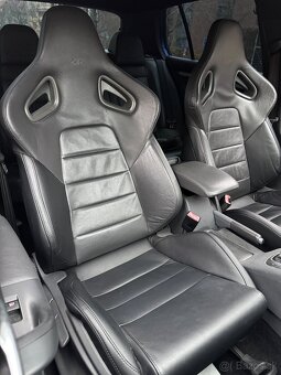 VOLKSWAGEN GOLF R32 3.2 V6 - 10