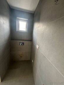 Samostatne stojaci, moderný RD - 10