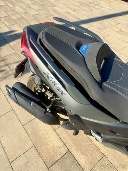 YAMAHA X MAX 125 - 10