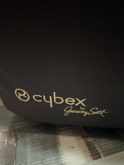 Vanička Kočík Jeremy Scott - 10