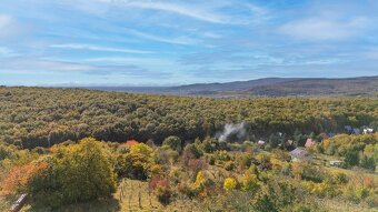 Rekreačný pozemok so zrubom v Modre – viac ako 4 100m2 - 10