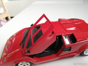 1:18 Lamborghini Countach - 10