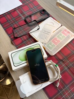 Apple iPhone 15, 128 gb, green - 10