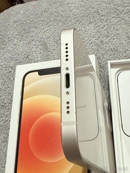 Predám Apple iPhone 12 128GB Silver Minimálne známky - 10