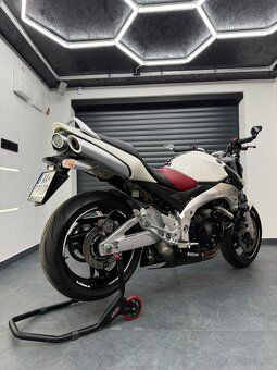 SUZUKI GSR 600, r.2007 - 10