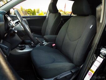TOYOTA RAV4 2.2 D-4D 100kW- 4x4-UZAVIERKA-DIGIKLIMA-NOVA STK - 10