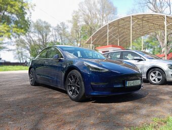 Tesla model 3 LongRange 75D, FSD (8.tis E), 476ps,111.tis km - 10