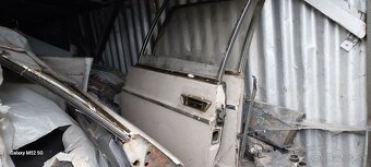 Tatra 613-1 dvere kompletne kapoty klucky prevodovky - 10