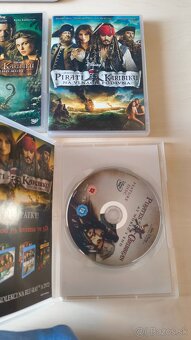 Zberateľské DVD, Futurama, Simpsonovci, Piráti z Karibiku - 10