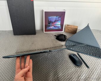Nový Lenovo Yoga Book 9 13IMU9 2x OLED displej, 32GB, 1TB - 10