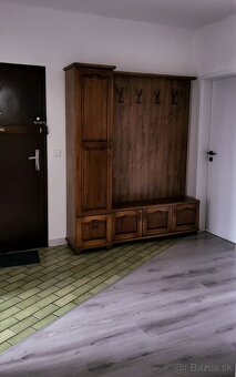 Priestranný 4-izbový byt s loggiou a krásnym výhľadom - 10