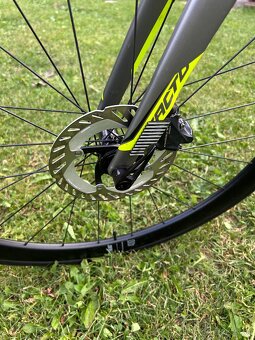 MERIDA REACTO DISC 5000 matná šedá metalíza(čierny/zelený) - 10