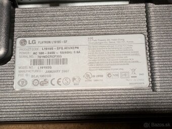 VGA kancelársky monitor 19" - 10