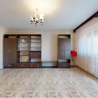 Nová ponuka - Pekný, veľký rodinný dom v obci Blatné - 10