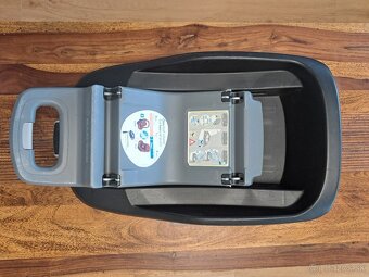 Maxi Cosi Cabriofix + zakladna Familyfix - 10