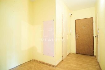 Veľký 2-izbový byt s balkónom v širšom centre, Nové... - 10