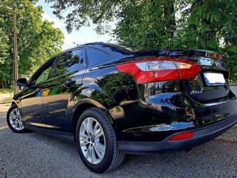 Predám FORD FOCUS sedan - 10