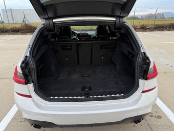 BMW 330i M-Sport - 10