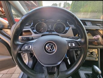 Volkswagen Touran 2.0 TDI SCR 150k Edition Highline DSG - 10