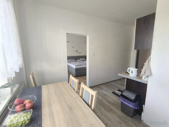 REZERVOVANÉ ZREKONŠTRUOVANÝ ZARIADENÝ VEĽKÝ /64,11M2/ STRED - 10