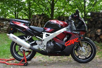 Honda CBR 900RR Fireblade SC28 - 10