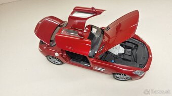 1:18 MERCEDES-BENZ SLS AMG - 10