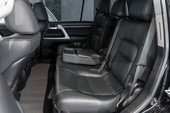 Toyota Land Cruiser 200 - 10