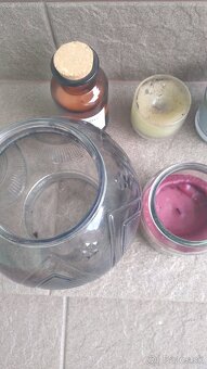 Predám náhrobné kahance,sviečky, svietnik,váhu,nožnice,kôš - 10