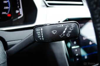 Volkswagen Passat Variant 2.0 TDI R-Line 4Motion DSG - 10